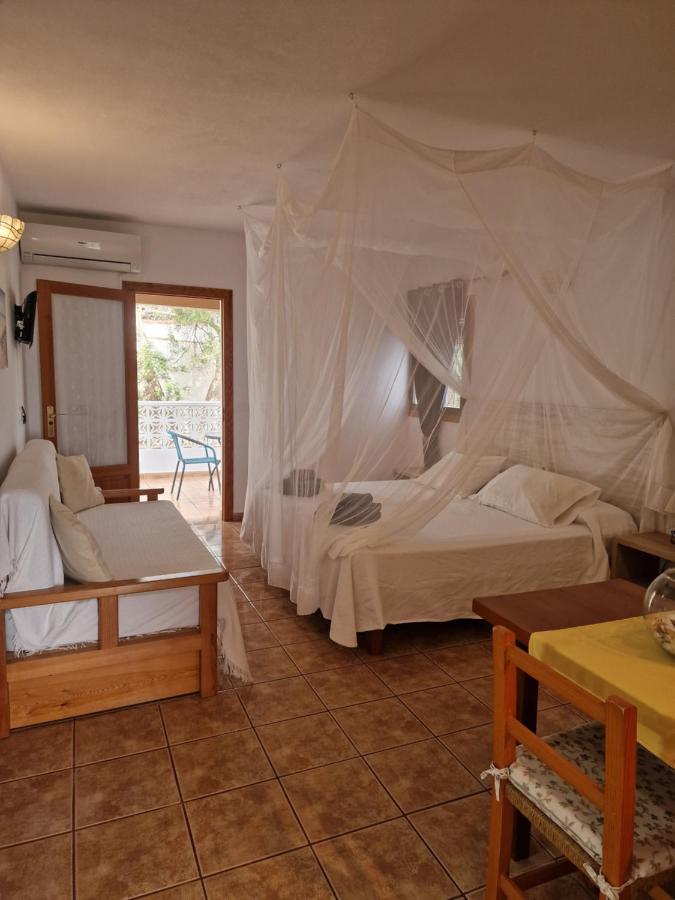 Viviendas Es Carnatge, Can Mestre Playa Migjorn Exterior photo